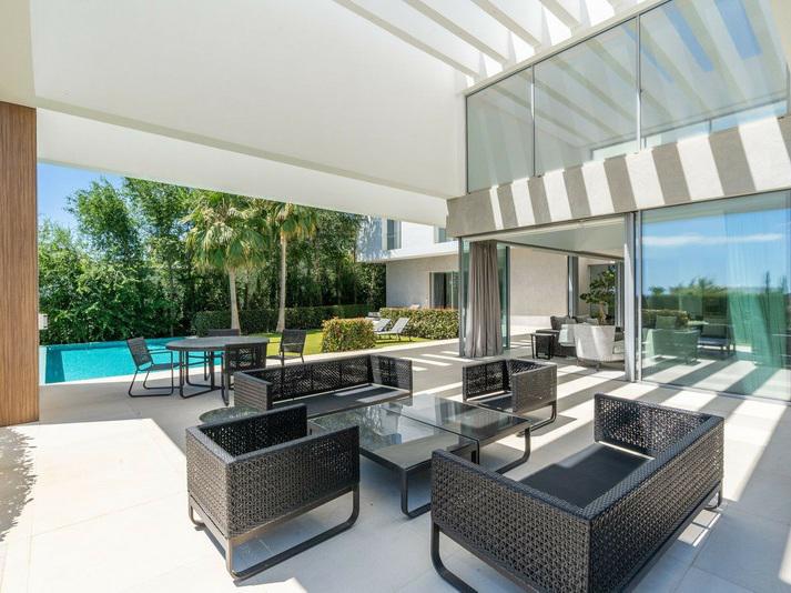 Detached Villa 5 Bedrooms 4 Bathrooms in Los Flamingos