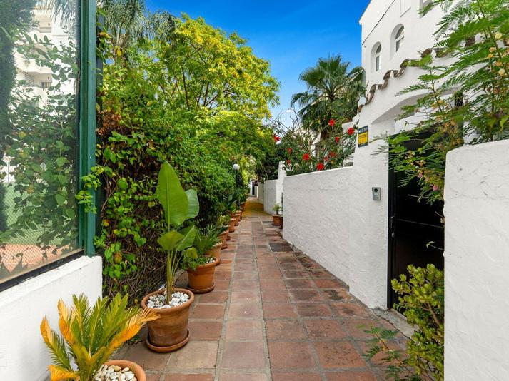 Penthouse 1 Bedroom 1 Bathroom in Puerto Banús