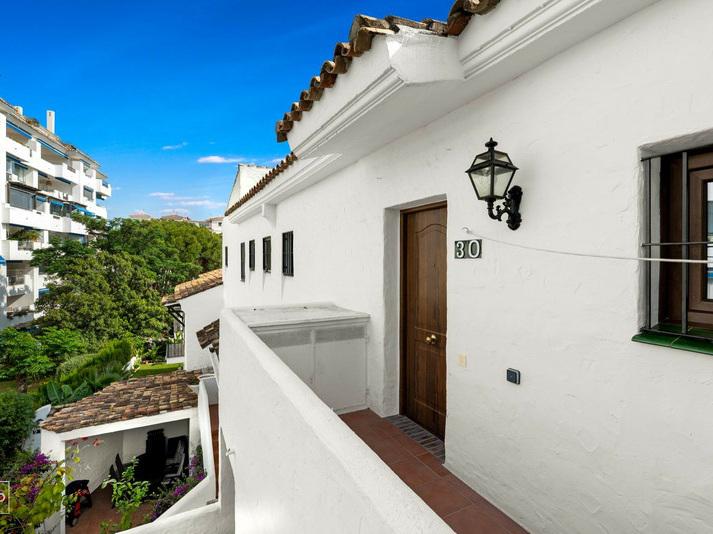 Penthouse 1 Bedroom 1 Bathroom in Puerto Banús