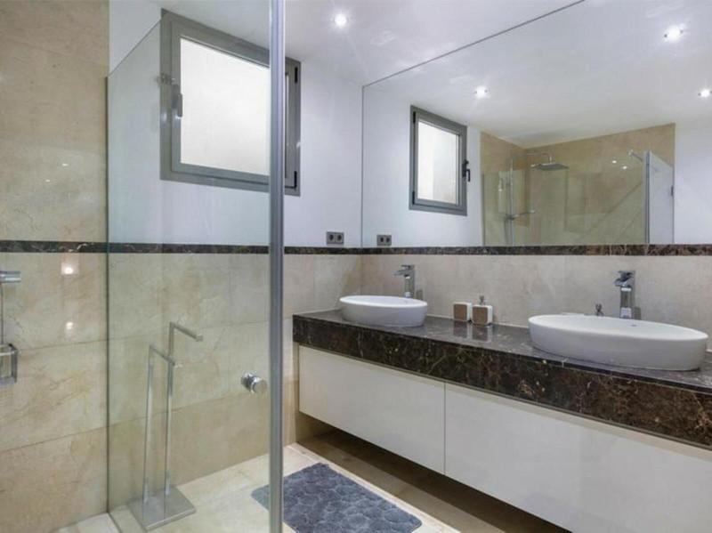 Detached Villa 5 Bedrooms 4 Bathrooms in La Quinta