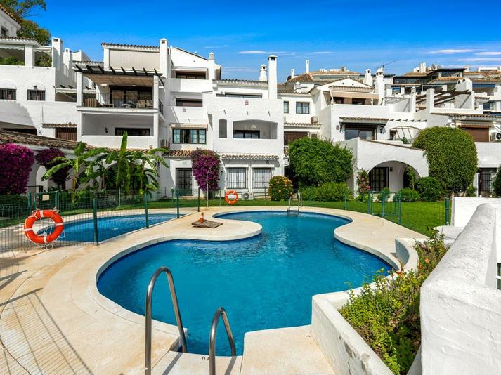 Penthouse 1 Bedroom 1 Bathroom in Puerto Banús