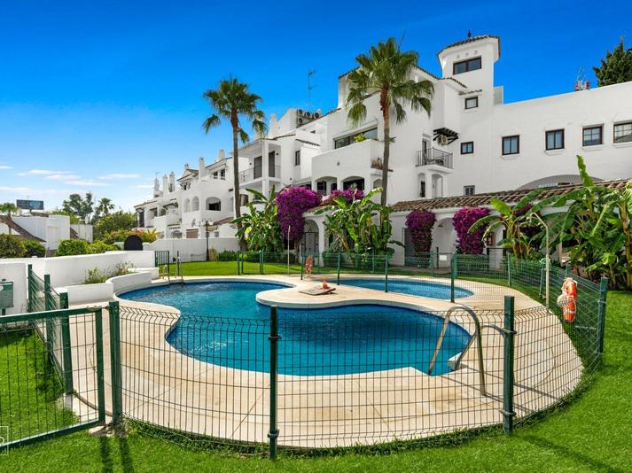 Penthouse 1 Bedroom 1 Bathroom in Puerto Banús