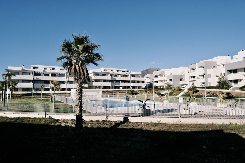 Elegant Penthouse for Long-Term Rent in Estepona