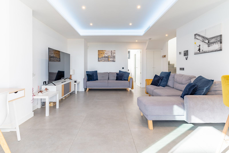 Middle Floor Apartment 2 Bedrooms 2 Bathrooms in Estepona