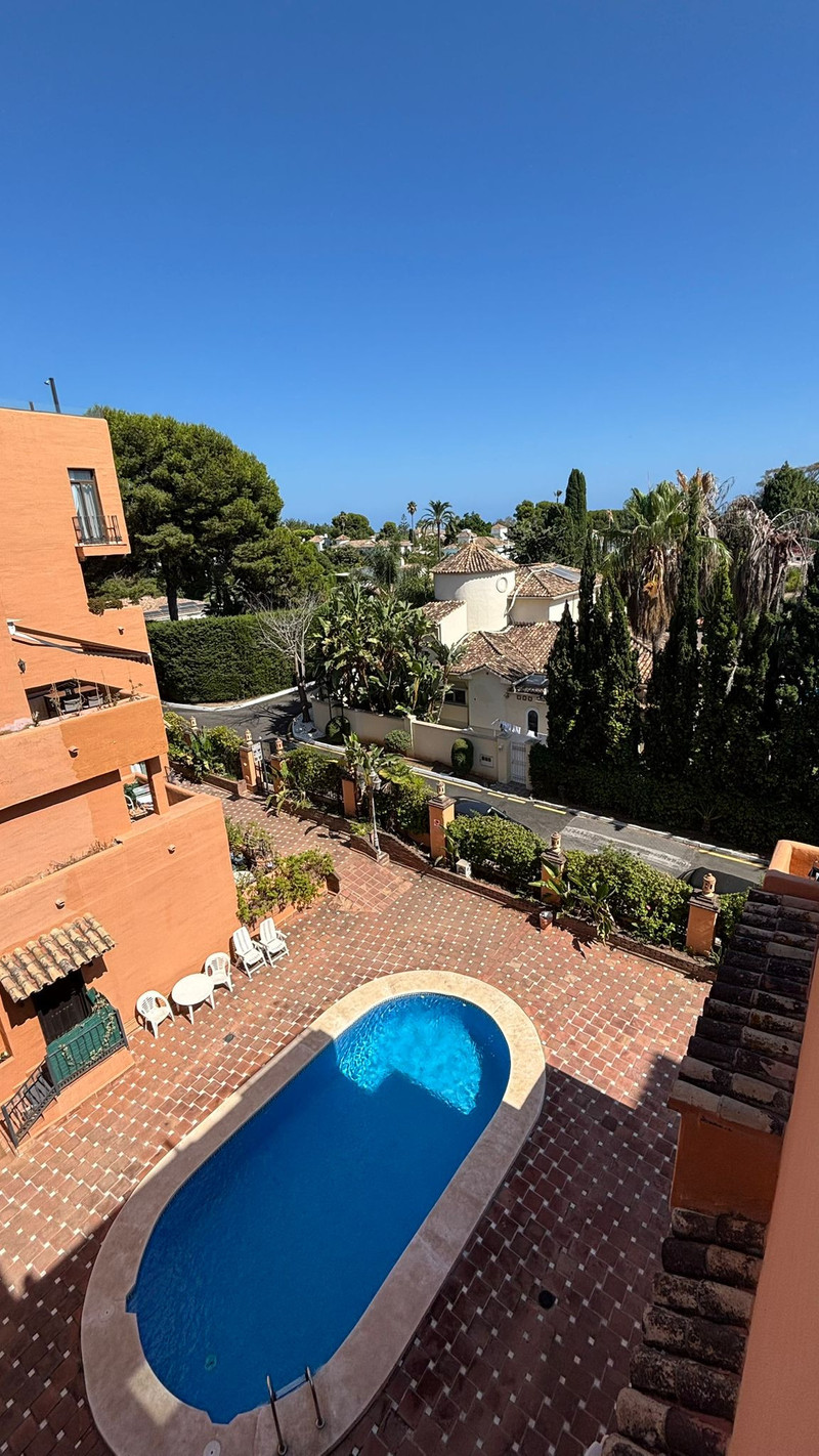 Live in Style: Duplex Penthouse for Long-Term Season Rent in Estepona