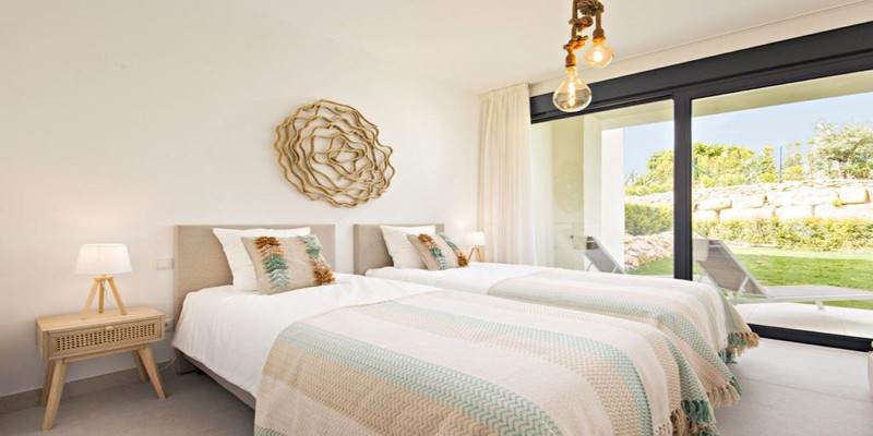 Tu Nuevo Hogar en Casares: Apartamento en Planta Baja en Alquiler