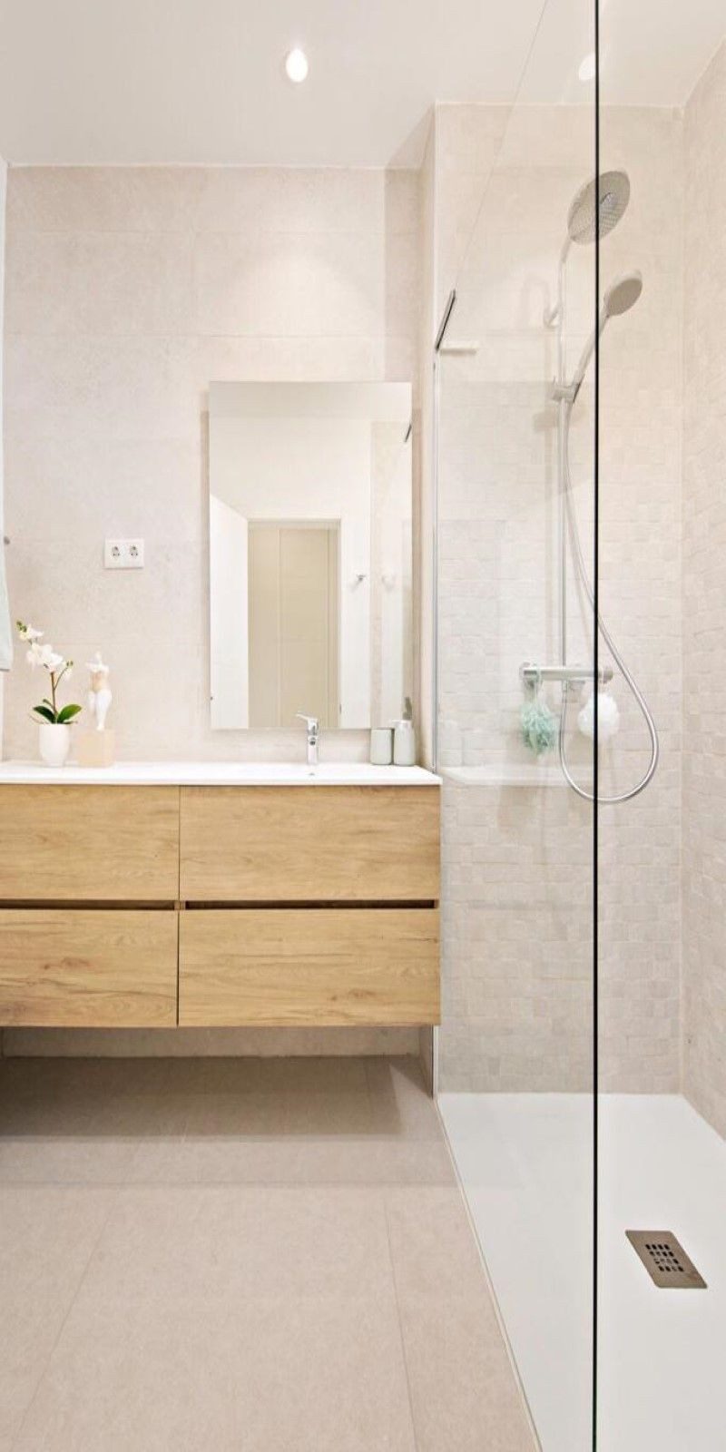 Tu Nuevo Hogar en Casares: Apartamento en Planta Baja en Alquiler