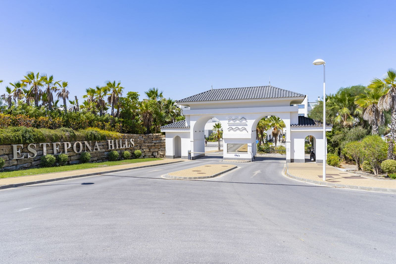 Middle Floor Apartment 2 Bedrooms 2 Bathrooms in Estepona