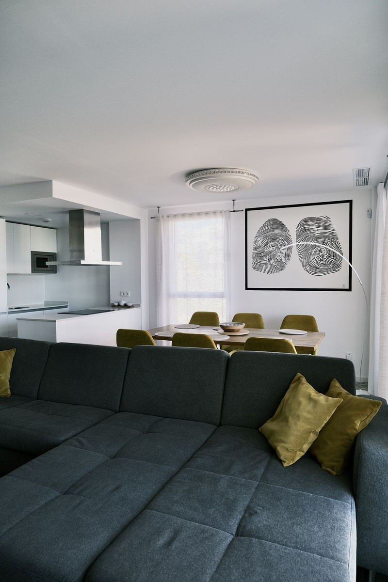 Elegant Penthouse for Long-Term Rent in Estepona