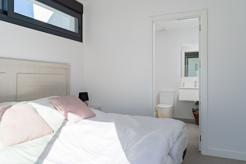 Middle Floor Apartment 2 Bedrooms 2 Bathrooms in Estepona