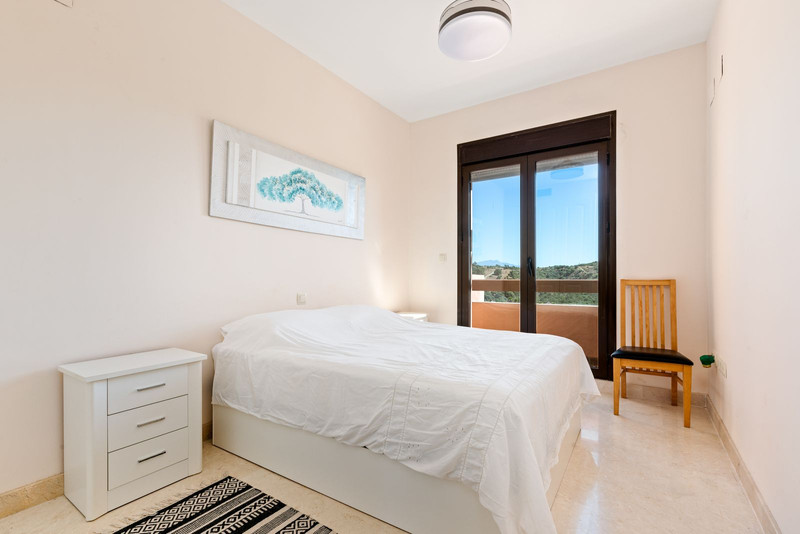 Adosada de Ensueño en Estepona: Tu Refugio en la Costa del Sol