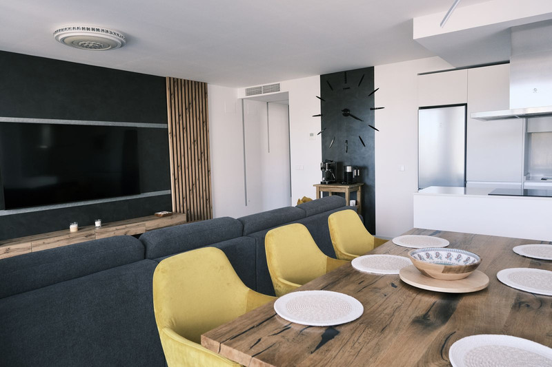 Elegant Penthouse for Long-Term Rent in Estepona