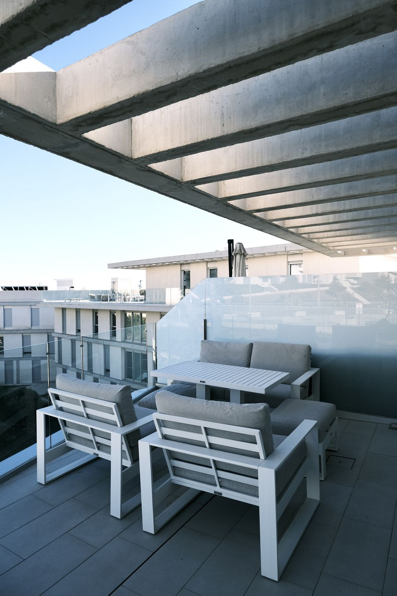 Elegant Penthouse for Long-Term Rent in Estepona