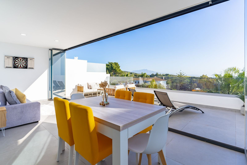 Middle Floor Apartment 2 Bedrooms 2 Bathrooms in Estepona
