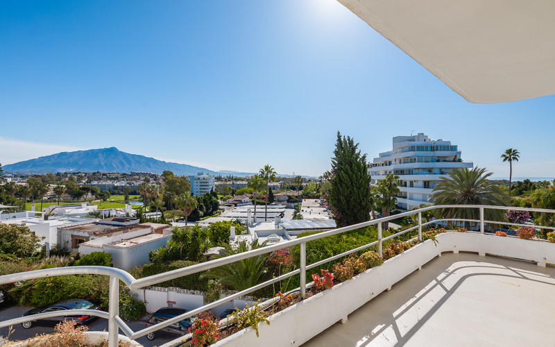 Ático en venta en Guadalmina Alta