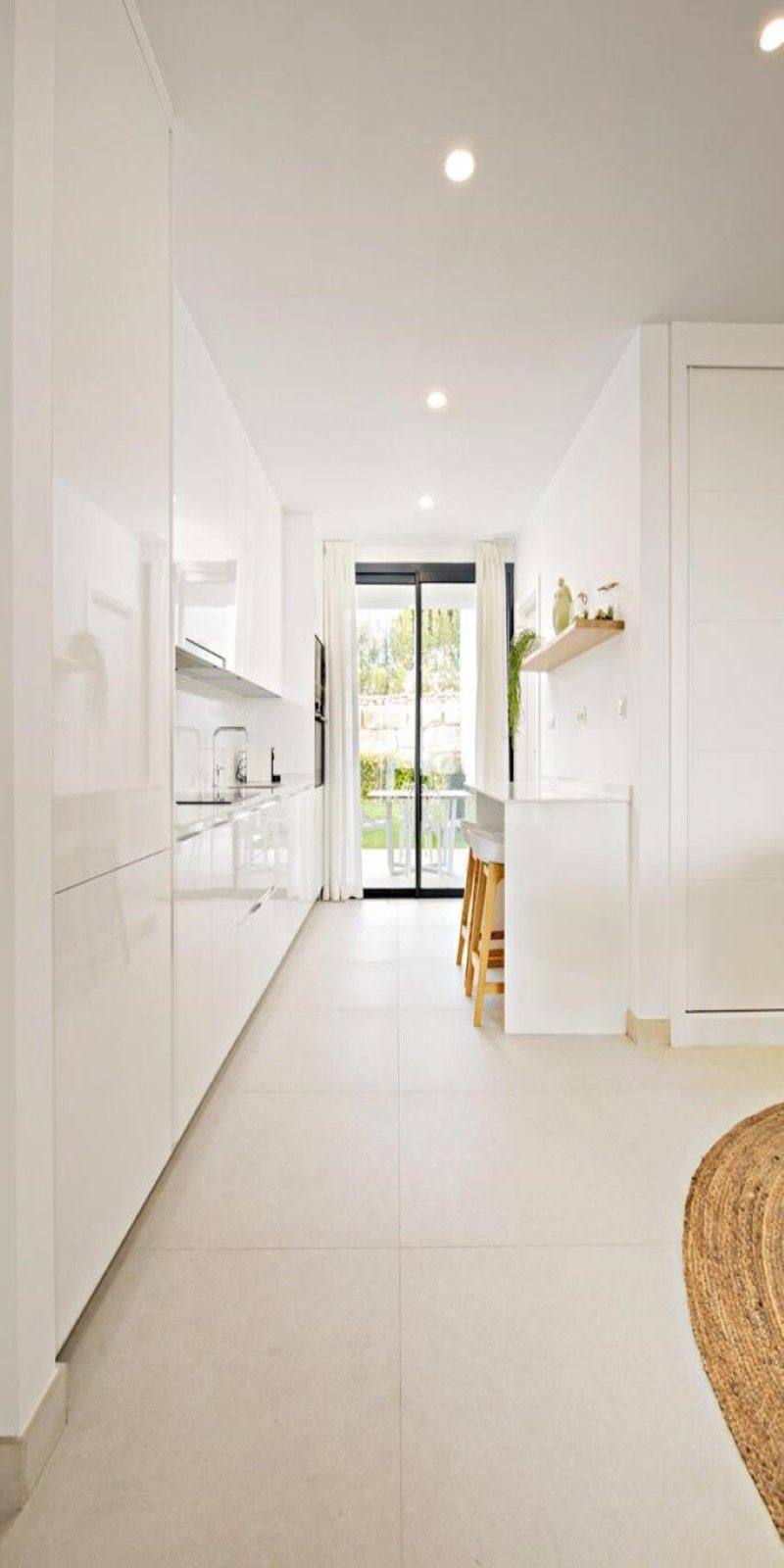 Tu Nuevo Hogar en Casares: Apartamento en Planta Baja en Alquiler