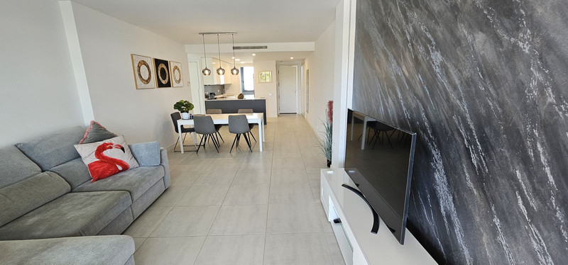 Comfort & Location: Top Floor Apartment for Rent in Estepona