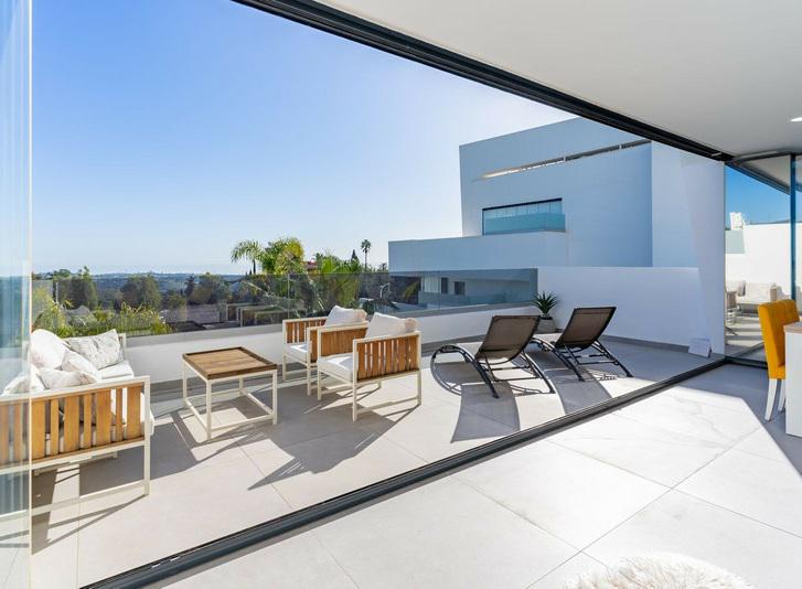 Penthouse Duplex 2 Bedrooms 3 Bathrooms in Estepona