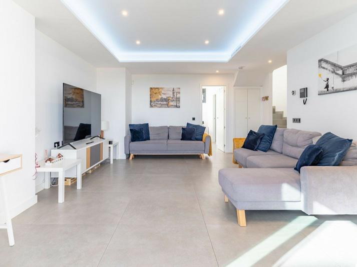 Penthouse Duplex 2 Bedrooms 3 Bathrooms in Estepona