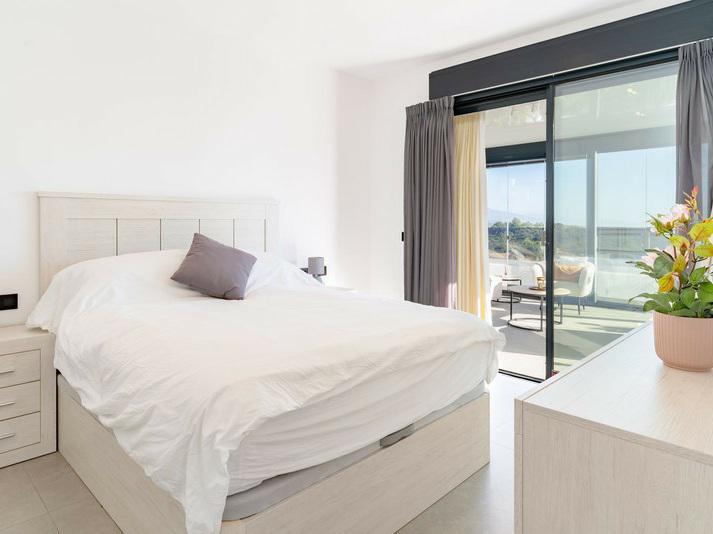 Penthouse Duplex 2 Bedrooms 3 Bathrooms in Estepona