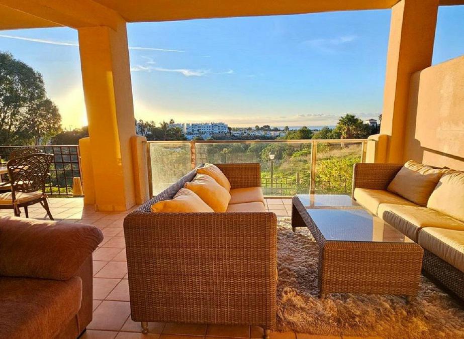 Ground Floor Apartment 2 Bedrooms   in Selwo