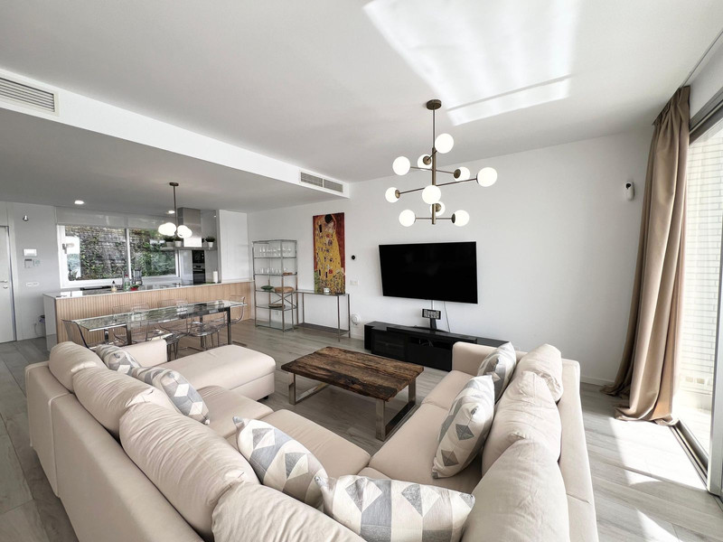 Comfort & Lifestyle: Townhouse for Long-Term Rent in Cancelada