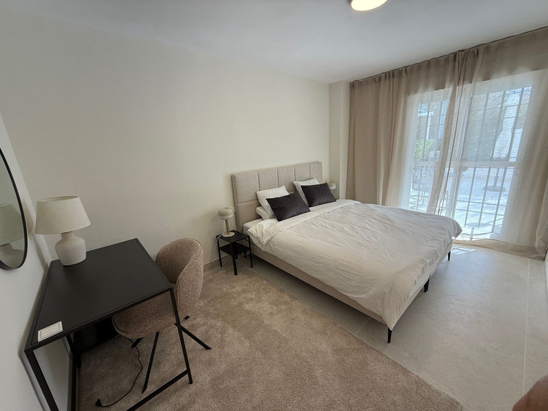 Prime Location Middle Floor Apartment for Long-Term Rent – New Golden Mile