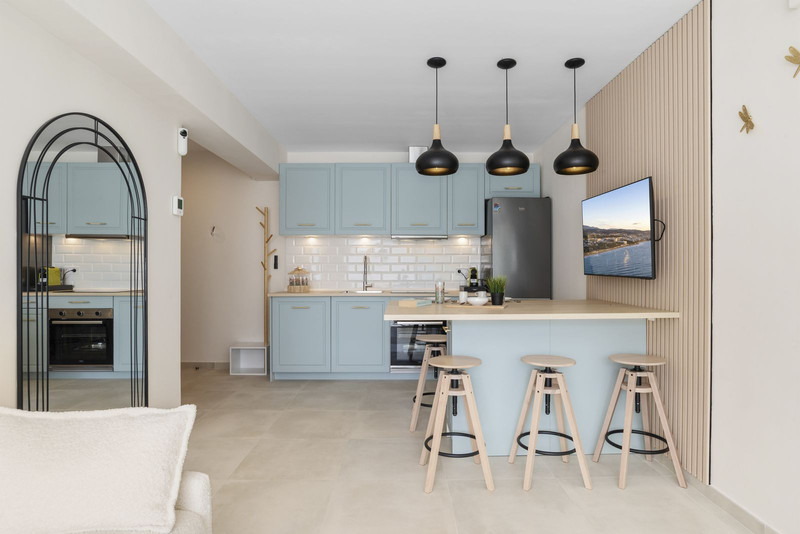 Live Marbella: Middle Floor Apartment for Long-Term Rental