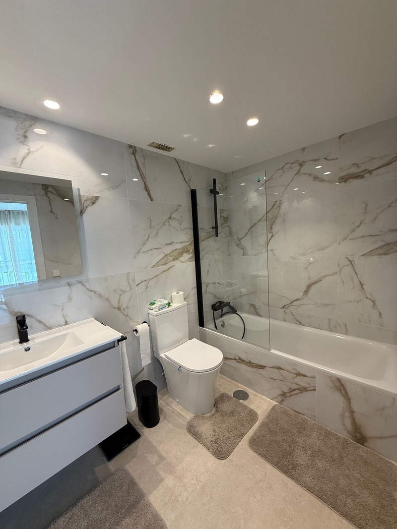 Prime Location Middle Floor Apartment for Long-Term Rent – New Golden Mile