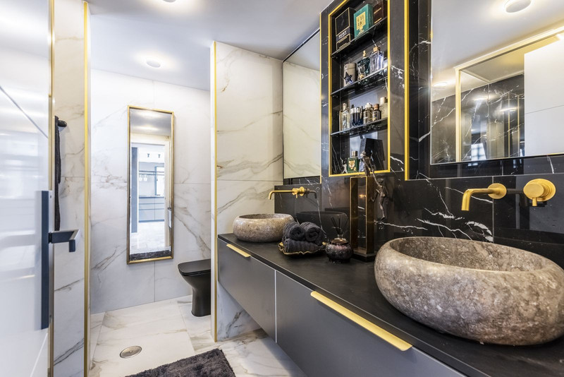 Comfort & Lifestyle: Middle Floor Apartment for Long-Term Rent in Puerto Banús