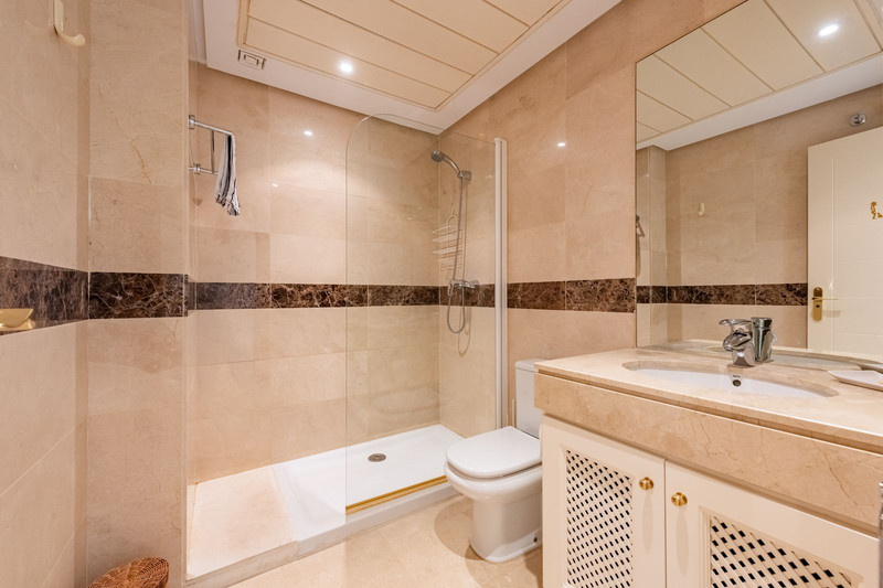 Middle Floor Apartment for Long-Term Rent in Atalaya