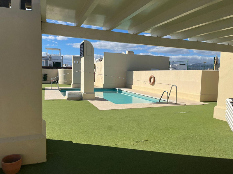 Elegant Middle Floor Apartment for Long-Term Rental in Estepona