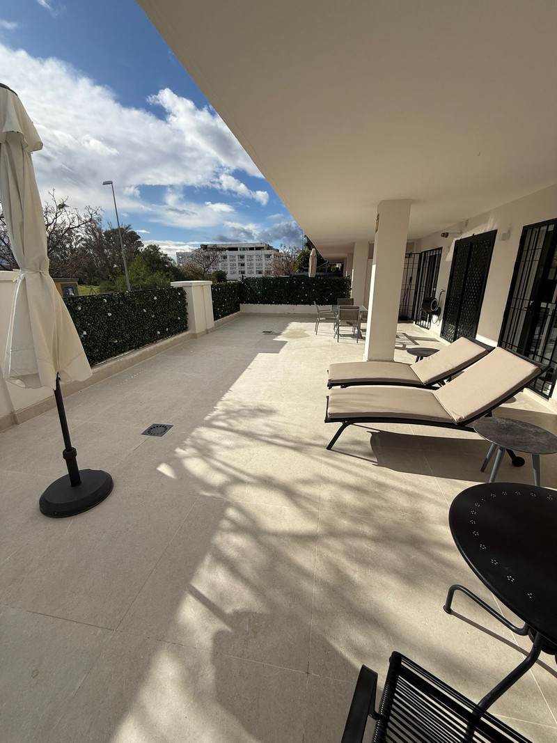 Prime Location Middle Floor Apartment for Long-Term Rent – New Golden Mile
