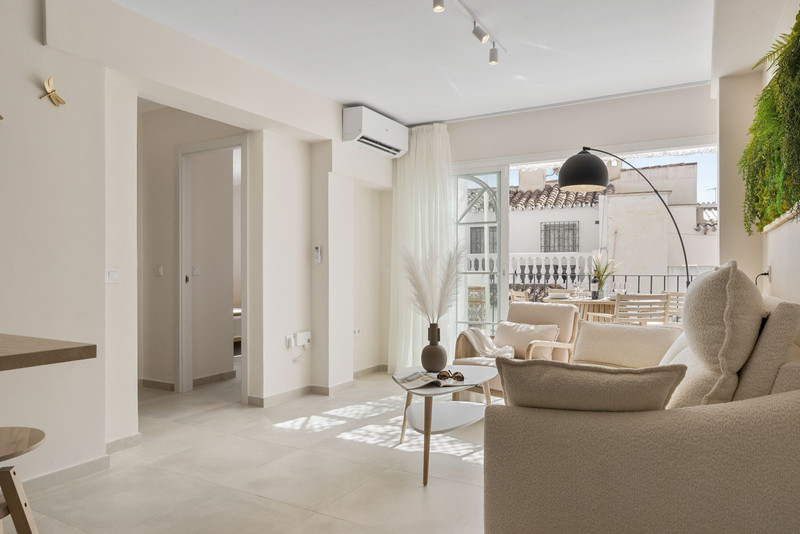 Live Marbella: Middle Floor Apartment for Long-Term Rental