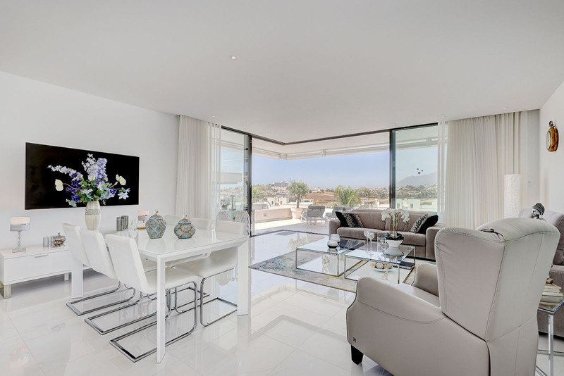 Bright Middle Floor Apartment for Long-Term Rental in Estepona