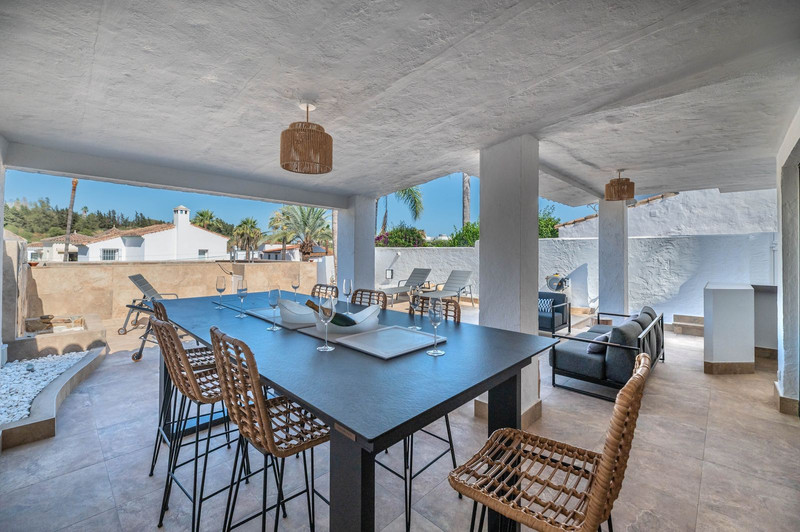 Elegant Townhouse for Long-Term Rent in Nueva Andalucía