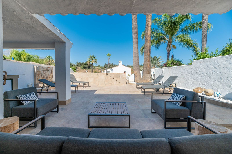Elegant Townhouse for Long-Term Rent in Nueva Andalucía