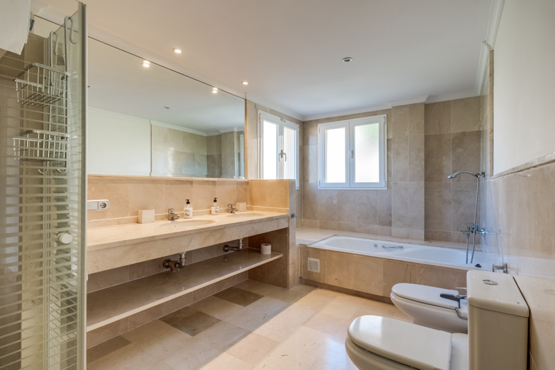 Exclusive Duplex Penthouse for Long-Term Rental in Estepona