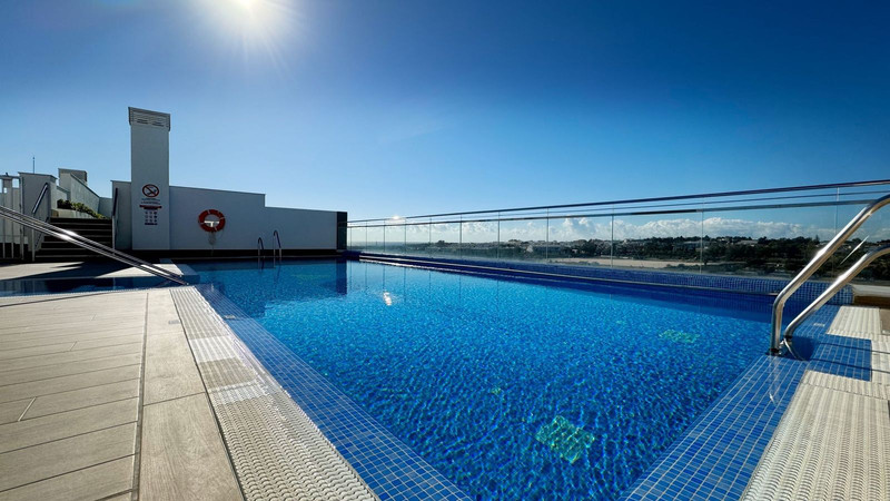 Stylish Middle Floor Apartment for Sale in Nueva Andalucía