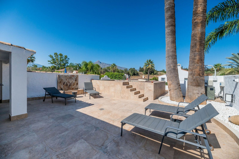 Elegant Townhouse for Long-Term Rent in Nueva Andalucía