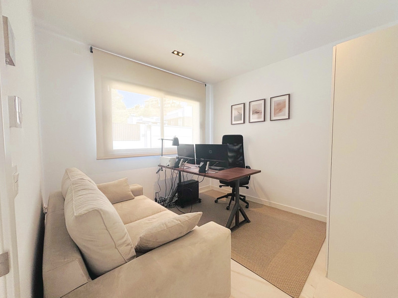 Semi-Detached House for Long-Term Rent in Estepona