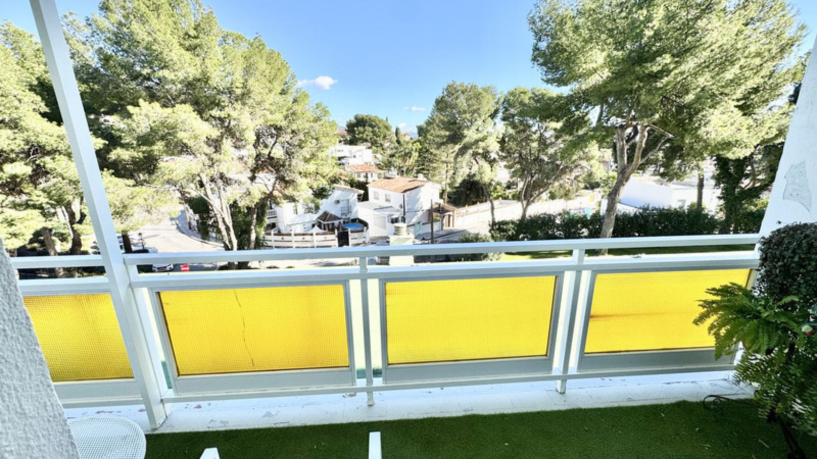 Bright Middle Floor Apartment for Long-Term Rental in Nueva Andalucía