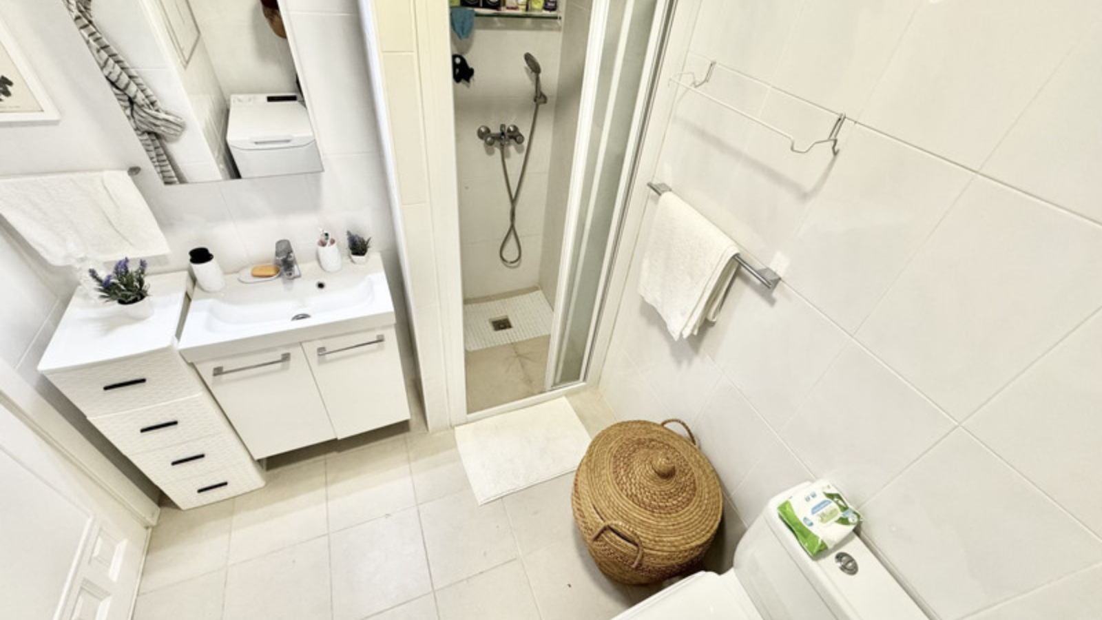 Bright Middle Floor Apartment for Long-Term Rental in Nueva Andalucía