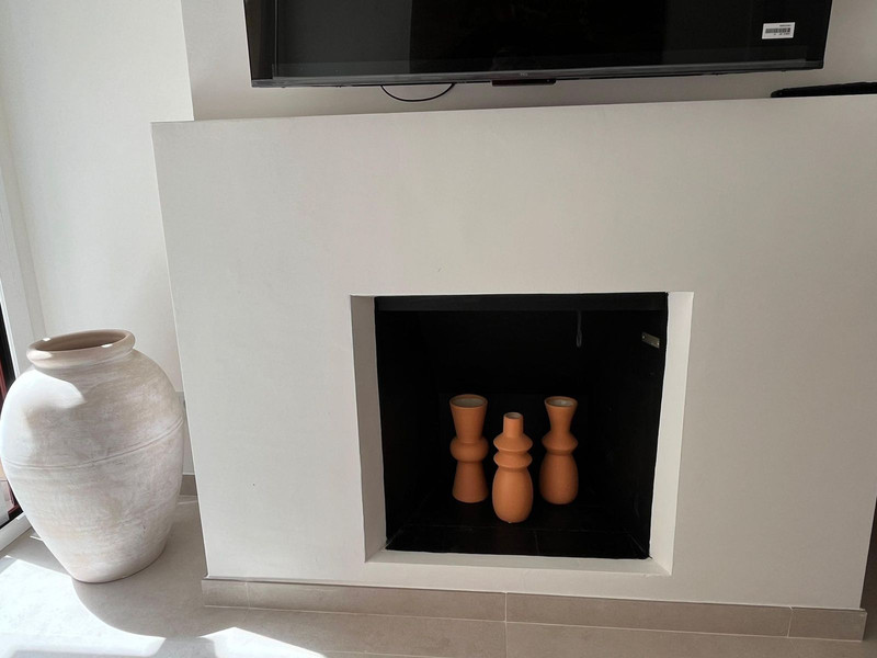 Elegant Middle Floor Apartment for Long-Term Rental in Estepona