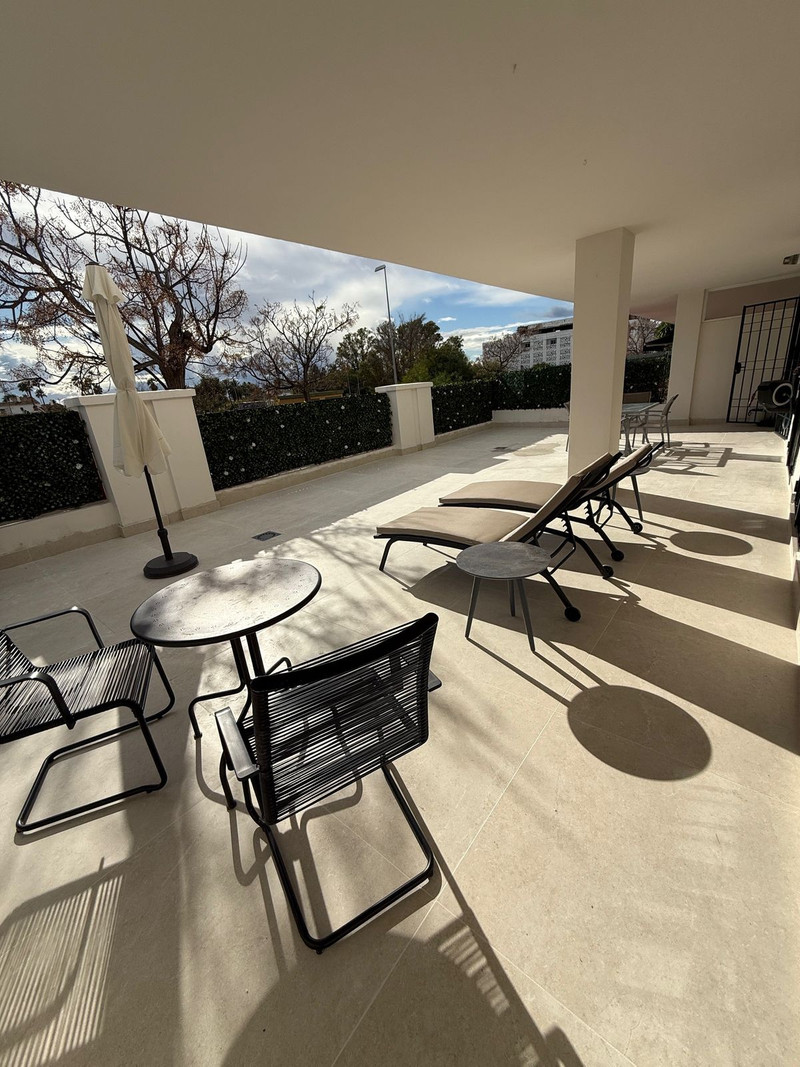 Prime Location Middle Floor Apartment for Long-Term Rent – New Golden Mile