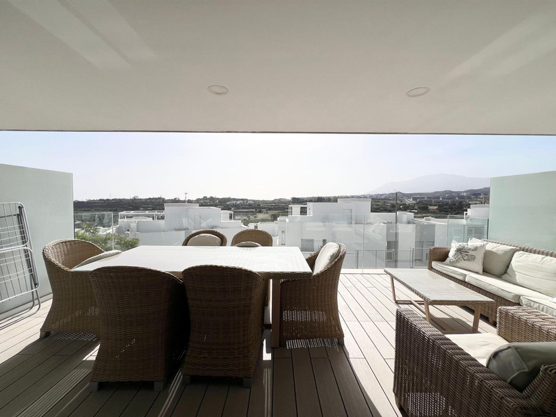 Comfort & Lifestyle: Townhouse for Long-Term Rent in Cancelada