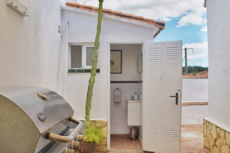 Comfort & Lifestyle: Semi-Detached House for Long-Term Rent in Mijas Costa
