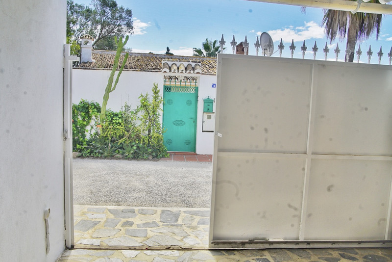 Comfort & Lifestyle: Semi-Detached House for Long-Term Rent in Mijas Costa