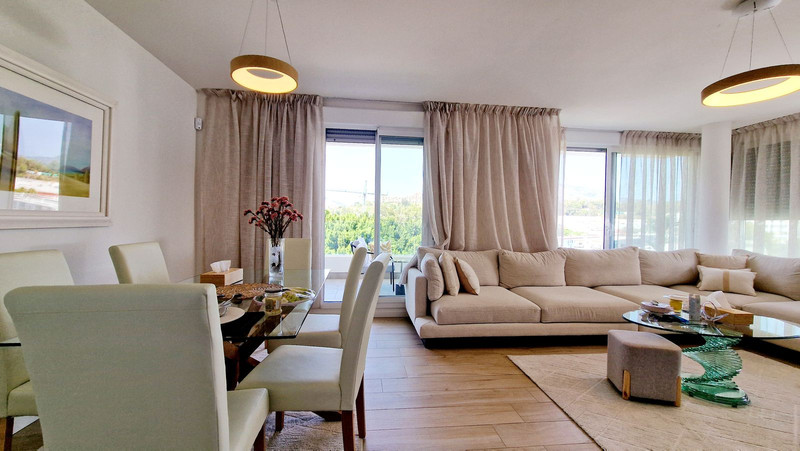Stylish Middle Floor Apartment for Sale in Nueva Andalucía