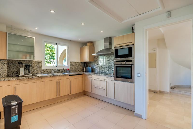 Exclusive Duplex Penthouse for Long-Term Rental in Estepona